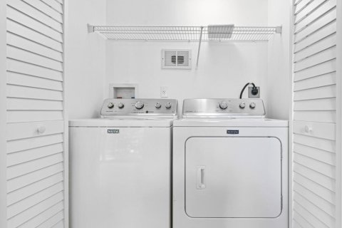 Copropriété à louer à Hypoluxo, Floride: 2 chambres, 106.56 m2 № 2305330 - photo 15