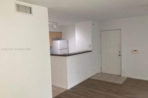 Condominio en West Palm Beach, Florida, 1 dormitorio  № 2077544