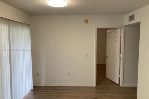 Condominio en alquiler en West Palm Beach, Florida, 1 dormitorio, 70.61 m2 № 2077544 - foto 4