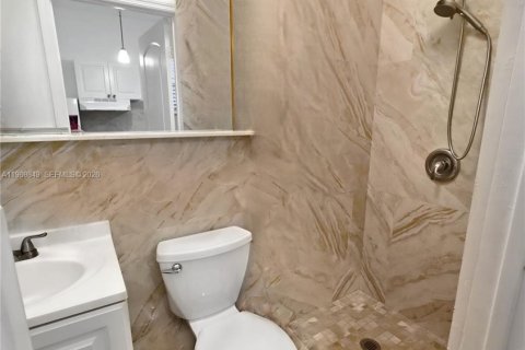 Купить виллу или дом в Пемброк-Пайнс, Флорида 4 спальни, 150.87м2, № 2079261 - фото 25