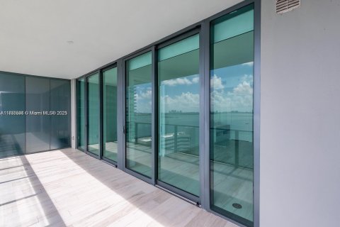 Condo in Miami, Florida, 2 bedrooms  № 1860242 - photo 3