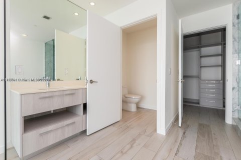 Condo in Miami, Florida, 2 bedrooms  № 1860242 - photo 9