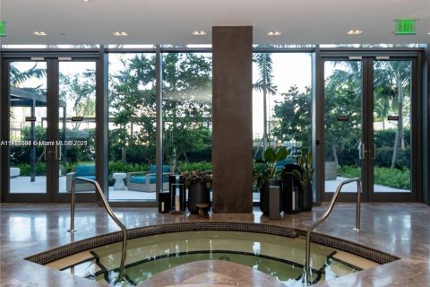 Condo in Miami, Florida, 2 bedrooms  № 1860242 - photo 16