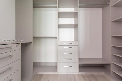 Condo in Miami, Florida, 2 bedrooms  № 1860242 - photo 7