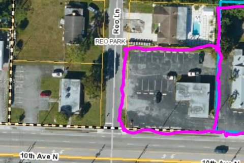Propiedad comercial en Palm Springs, Florida № 2088614