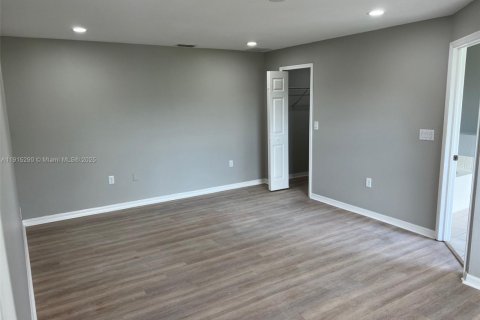 Villa ou maison à vendre à Lehigh Acres, Floride: 4 chambres, 185.15 m2 № 1971762 - photo 11