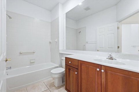 House in Sarasota, Florida 3 bedrooms, 183.3 sq.m. № 2314911 - photo 27