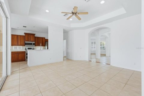 House in Sarasota, Florida 3 bedrooms, 183.3 sq.m. № 2314911 - photo 12
