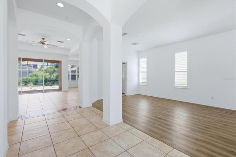 House in Sarasota, Florida 3 bedrooms, 183.3 sq.m. № 2314911 - photo 5