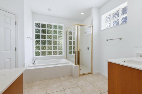 House in Sarasota, Florida 3 bedrooms, 183.3 sq.m. № 2314911 - photo 24