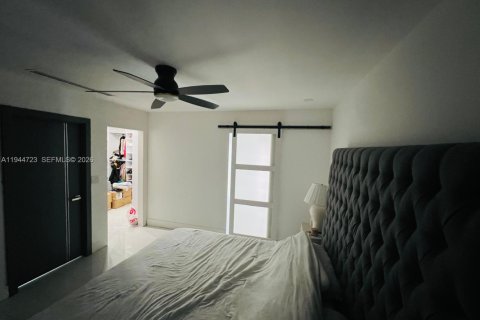 Casa en venta en Miami, Florida, 3 dormitorios, 155.98 m2 № 2001359 - foto 9