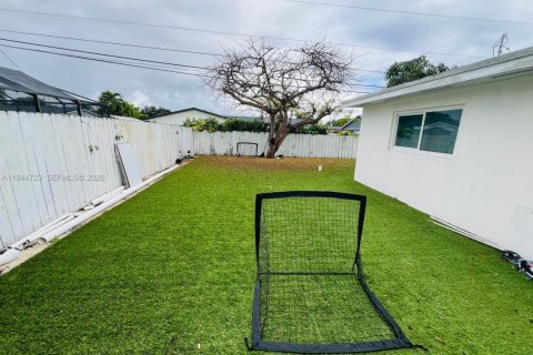 Casa en venta en Miami, Florida, 3 dormitorios, 155.98 m2 № 2001359 - foto 17