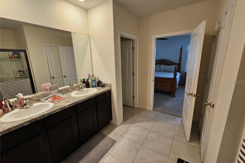 House in Davenport, Florida 5 bedrooms, 234.3 sq.m. № 1722687 - photo 26