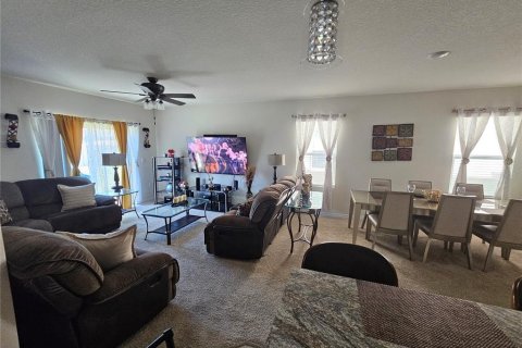 House in Davenport, Florida 5 bedrooms, 234.3 sq.m. № 1722687 - photo 14