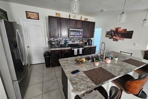 House in Davenport, Florida 5 bedrooms, 234.3 sq.m. № 1722687 - photo 12