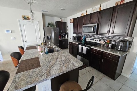 House in Davenport, Florida 5 bedrooms, 234.3 sq.m. № 1722687 - photo 7