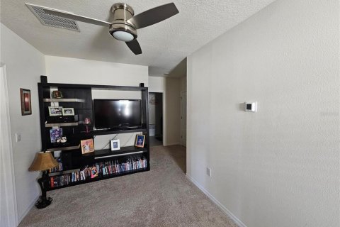 House in Davenport, Florida 5 bedrooms, 234.3 sq.m. № 1722687 - photo 24