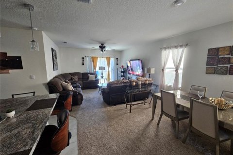 House in Davenport, Florida 5 bedrooms, 234.3 sq.m. № 1722687 - photo 8