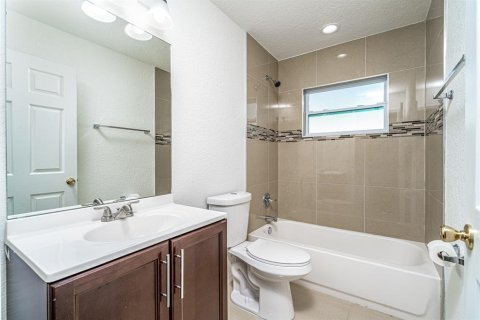 Villa ou maison à vendre à Port St. Lucie, Floride: 4 chambres, 142.42 m2 № 2146758 - photo 12