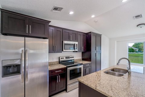 Villa ou maison à vendre à Port St. Lucie, Floride: 4 chambres, 142.42 m2 № 2146758 - photo 6