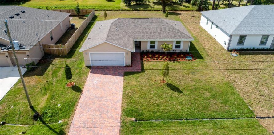 Villa ou maison à Port St. Lucie, Floride 4 chambres, 142.42 m2 № 2146758