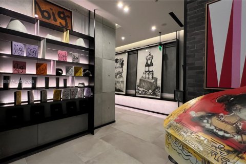 Condo in Miami, Florida, 1 bedroom  № 2001951 - photo 16