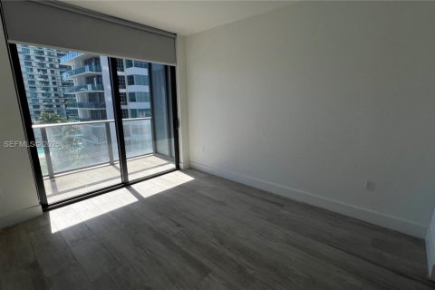 Condo in Miami, Florida, 1 bedroom  № 2001951 - photo 9