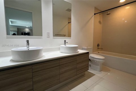 Condo in Miami, Florida, 1 bedroom  № 2001951 - photo 12