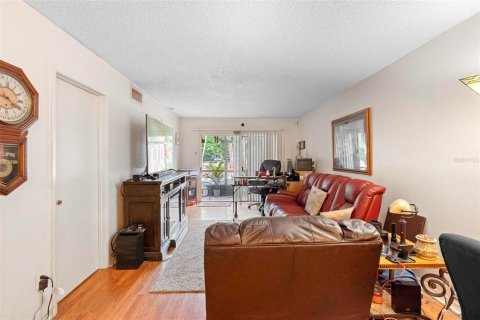 Condo in DeBary, Florida, 1 bedroom  № 1681601 - photo 4