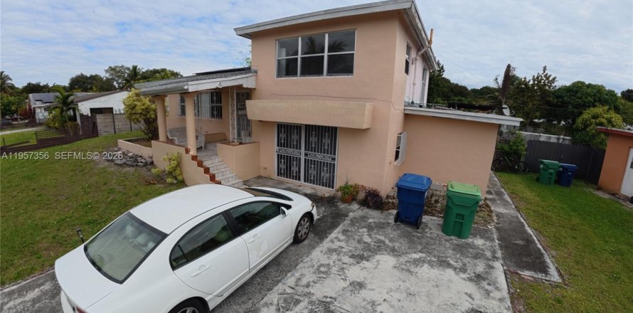 Casa en Miami, Florida 3 dormitorios, 148.09 m2 № 2011276