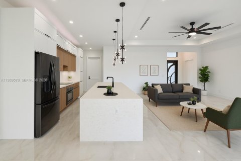 Casa en venta en Cape Coral, Florida, 4 dormitorios № 2022199 - foto 4