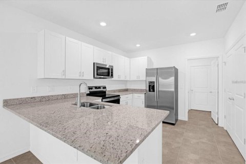Villa ou maison à louer à Kissimmee, Floride: 3 chambres, 135.17 m2 № 2423800 - photo 7