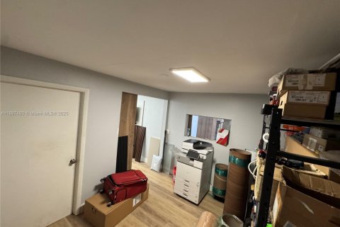 Propiedad comercial en venta en Hialeah Gardens, Florida № 1949072 - foto 7