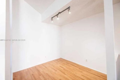 Снять в аренду кондоминиум в Майами, Флорида 2 спальни, 100.71м2, № 2005527 - фото 22