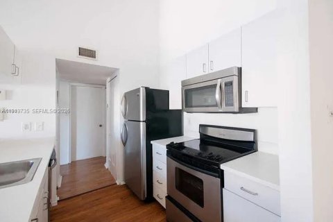 Снять в аренду кондоминиум в Майами, Флорида 2 спальни, 100.71м2, № 2005527 - фото 13