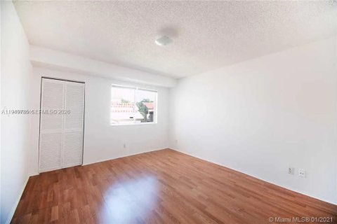 Снять в аренду кондоминиум в Майами, Флорида 2 спальни, 100.71м2, № 2005527 - фото 15