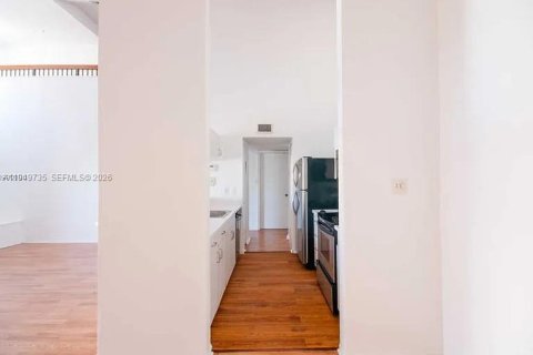 Снять в аренду кондоминиум в Майами, Флорида 2 спальни, 100.71м2, № 2005527 - фото 12