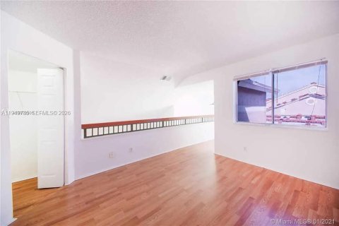 Снять в аренду кондоминиум в Майами, Флорида 2 спальни, 100.71м2, № 2005527 - фото 18