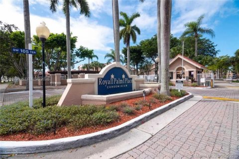 Кондоминиум с 2 спальнями в Майами, Флорида № 2005527