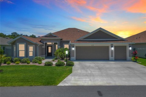 House in The Villages, Florida 4 bedrooms, 212.37 sq.m. № 1736384 - photo 1