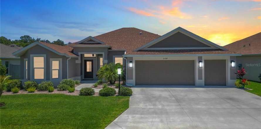 House in The Villages, Florida 4 bedrooms, 212.37 sq.m. № 1736384