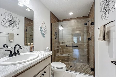 House in The Villages, Florida 4 bedrooms, 212.37 sq.m. № 1736384 - photo 29