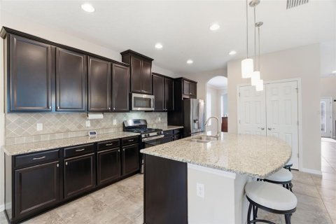 House in Fish Hawk, Florida 5 bedrooms, 325.16 sq.m. № 2388163 - photo 21