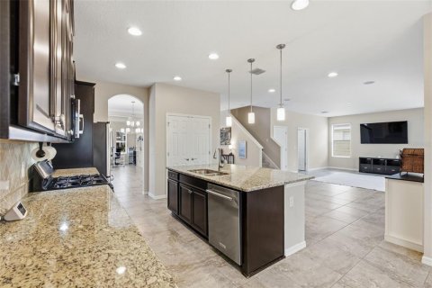 House in Fish Hawk, Florida 5 bedrooms, 325.16 sq.m. № 2388163 - photo 23