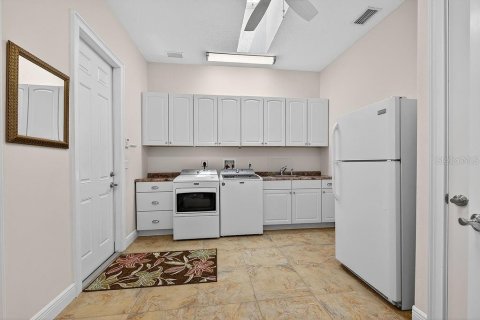 Casa en venta en New Smyrna Beach, Florida, 4 dormitorios, 325.81 m2 № 1854315 - foto 28