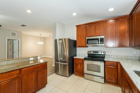 Villa ou maison à louer à Wesley Chapel, Floride: 3 chambres, 141.95 m2 № 2381367 - photo 9
