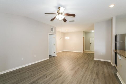 Villa ou maison à louer à Wesley Chapel, Floride: 3 chambres, 141.95 m2 № 2381367 - photo 3