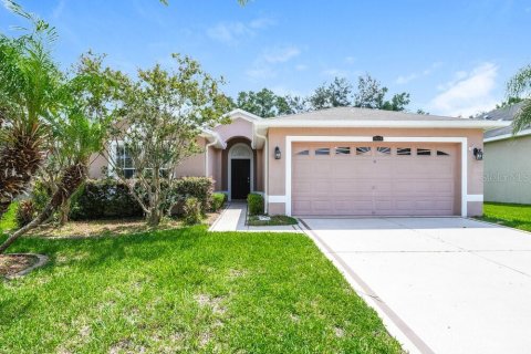 Villa ou maison à Wesley Chapel, Floride 3 chambres, 141.95 m2 № 2381367