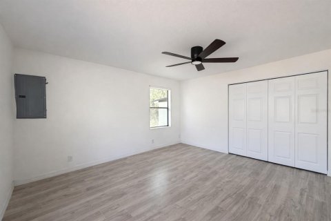 House in Crystal River, Florida 5 bedrooms, 222.97 sq.m. № 2239616 - photo 8