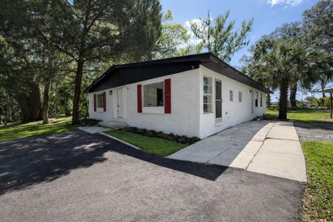 House in Crystal River, Florida 5 bedrooms, 222.97 sq.m. № 2239616 - photo 2